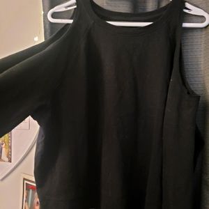 VS sport cold shoulder sweater